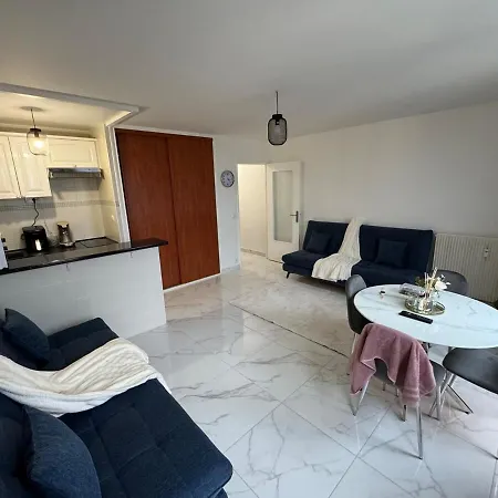 Daire Quiet Near Metro